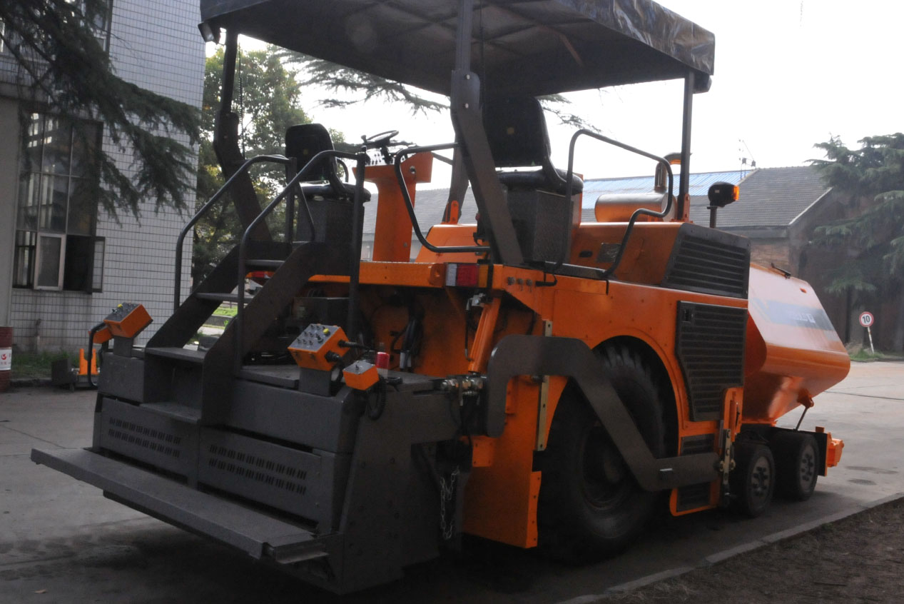 APL45四輪驅動液壓伸縮瀝青